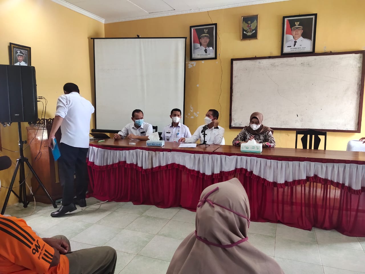 KUNJUNGAN BUPATI BANGKA DALAM ACARA PEMBAGIAN BLT DD KE-9 DI DESA PAGARAWAN